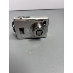 casio exilim digital camera Ex-z120 For Parts 7.2 Mega Pixel